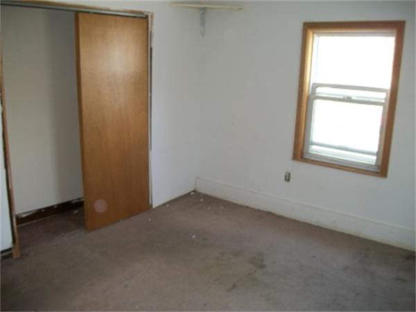 520 Granby Road Chicopee, MA 01013 - Photo 11 of 11 an empty room with windows