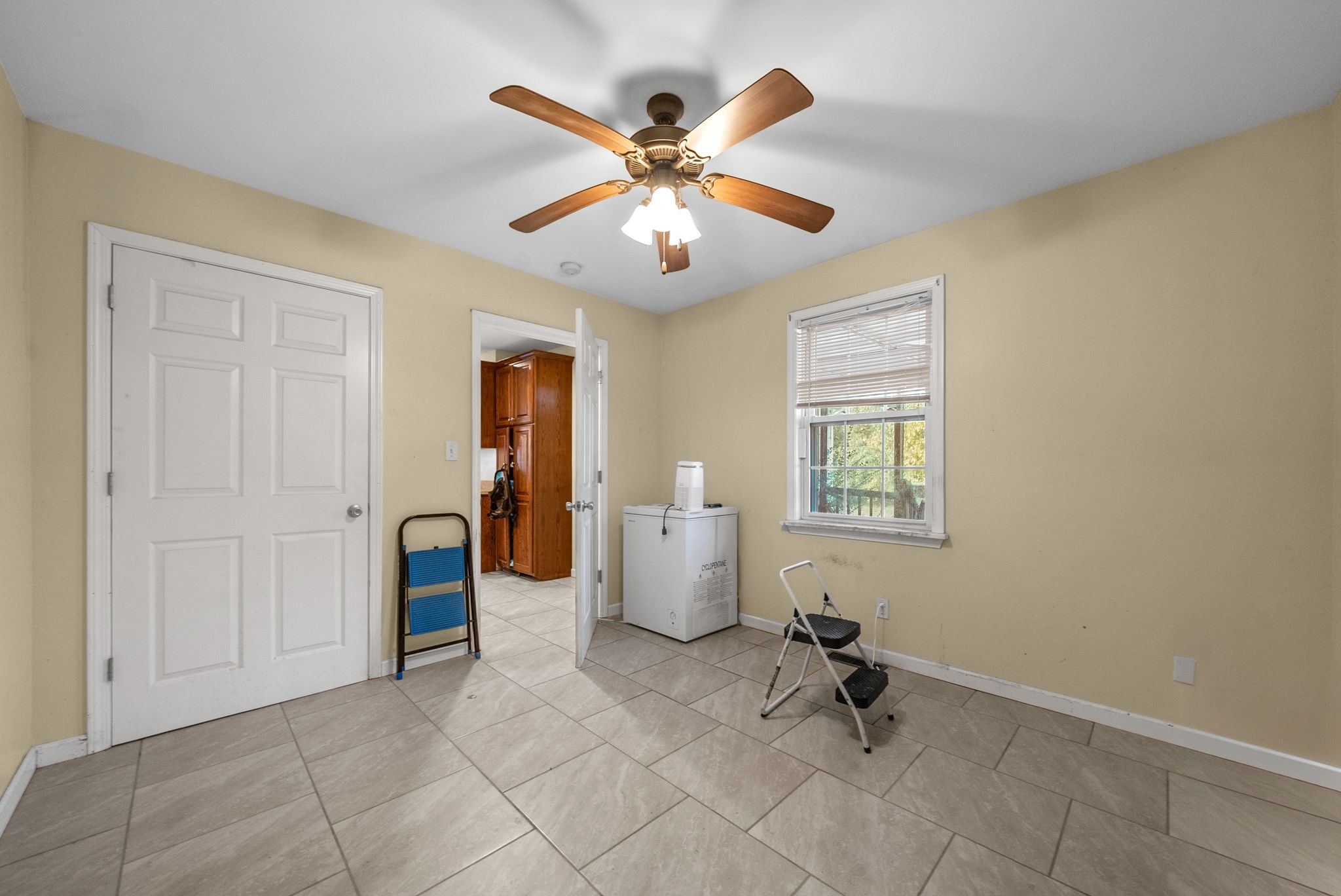 5619 Pembroke-Fairview Road Pembroke, KY 42266 - Photo 24 of 29 a work space with wooden floor and windows