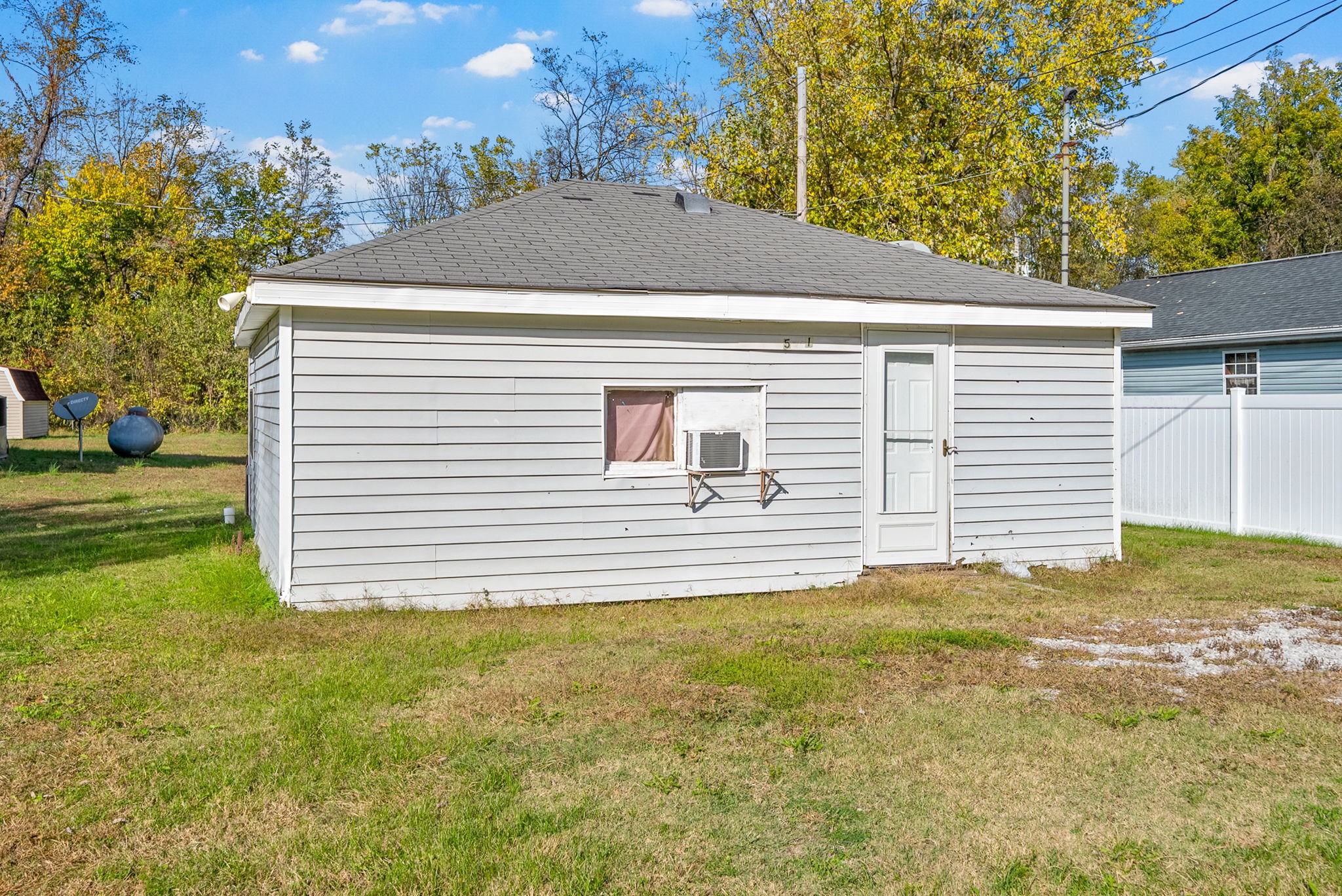 5619 Pembroke-Fairview Road Pembroke, KY 42266 - Photo 4 of 29 a front view of a house with a yard