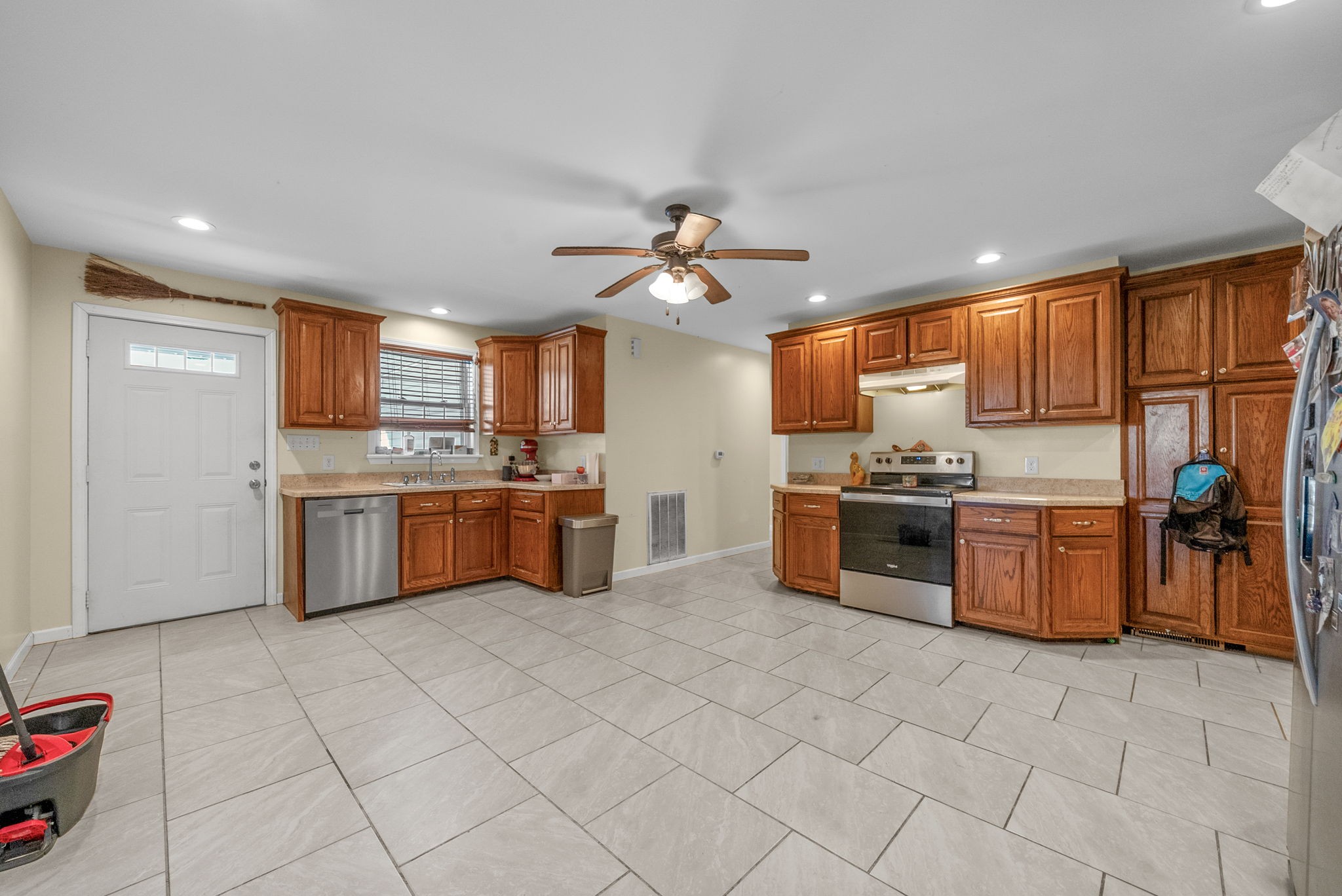 5619 Pembroke-Fairview Road Pembroke, KY 42266 - Photo 8 of 29 a kitchen with stainless steel appliances a stove sink and cabinets