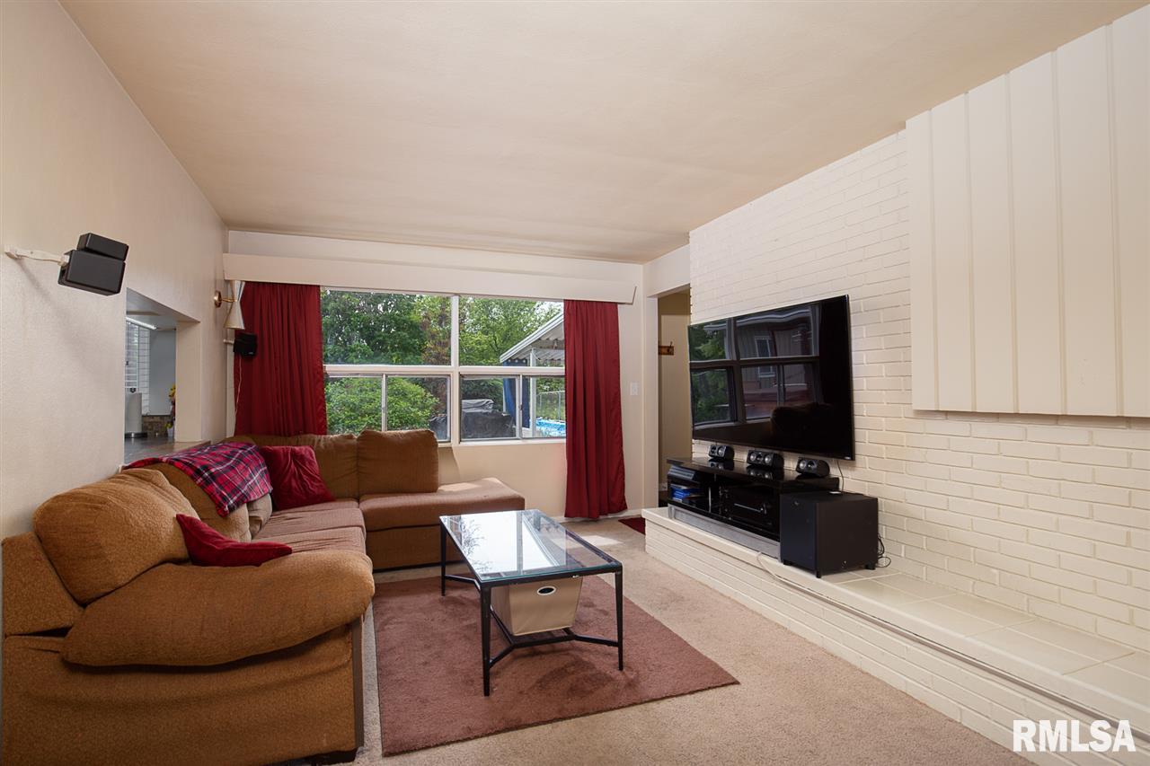 4124 Rodeo Road Davenport, IA 52806 - Photo 11 of 22 Gallery Image 11