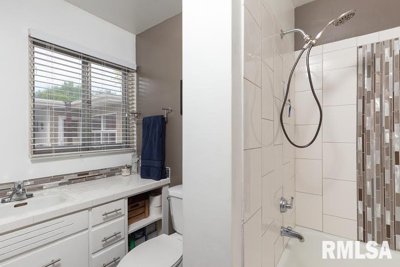 4124 Rodeo Road Davenport, IA 52806 - Photo 14 of 22 Gallery Image 14