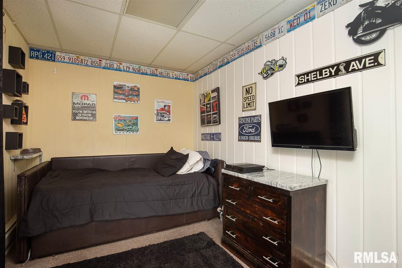 4124 Rodeo Road Davenport, IA 52806 - Photo 16 of 22 Gallery Image 16