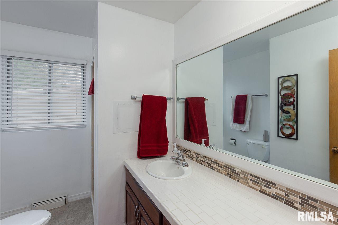 4124 Rodeo Road Davenport, IA 52806 - Photo 18 of 22 Gallery Image 18