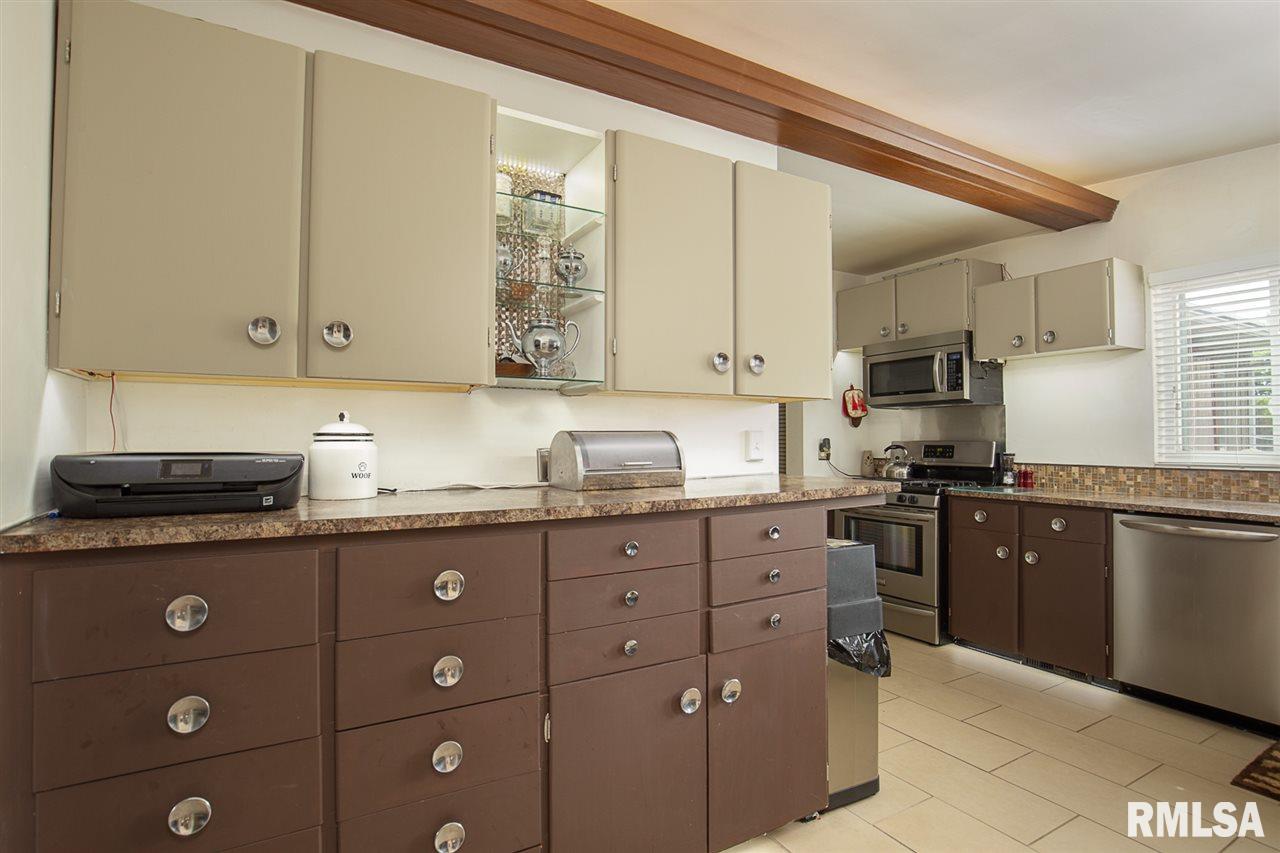 4124 Rodeo Road Davenport, IA 52806 - Photo 8 of 22 Gallery Image 8