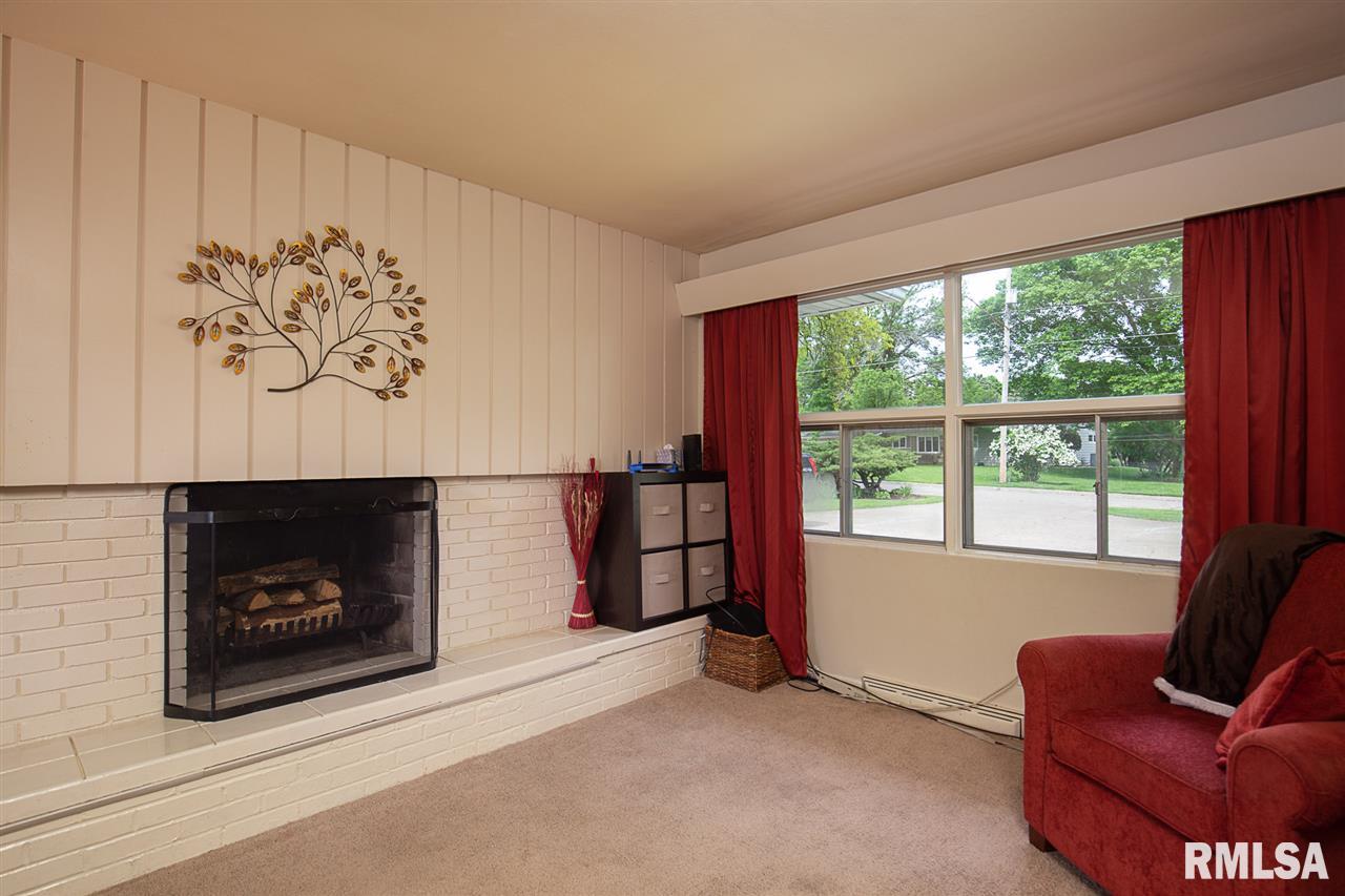 4124 Rodeo Road Davenport, IA 52806 - Photo 9 of 22 Gallery Image 9