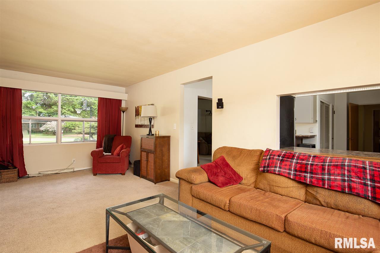 4124 Rodeo Road Davenport, IA 52806 - Photo 10 of 22 Gallery Image 10