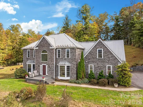 $799,999 | 235 Petersburg View Drive, Marshall, NC 28753
