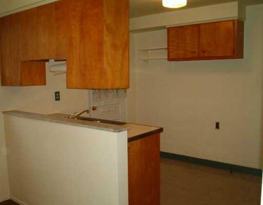 336 A Moon Clinton Road Coraopolis, PA 15108 - Photo 2 of 8 Kitchen.
