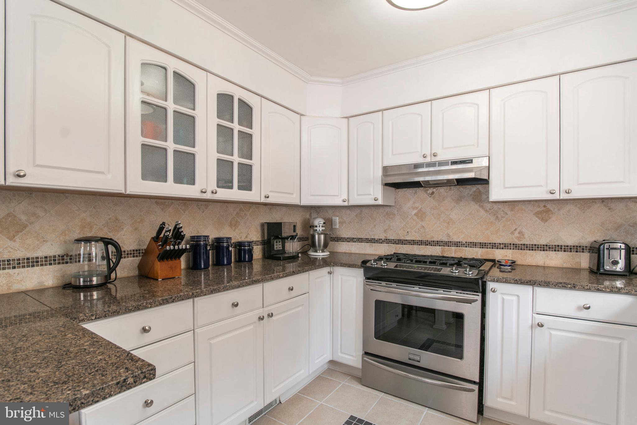 47 Home Road Hatboro, PA 19040 - Photo 14 of 37 Stainless Steel Gas Stove