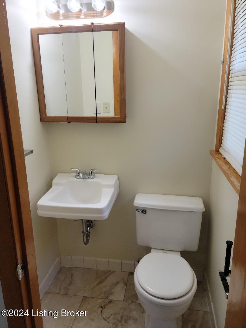 8218 Delido Road Louisville, KY 40219 - Photo 14 of 26 Delido14