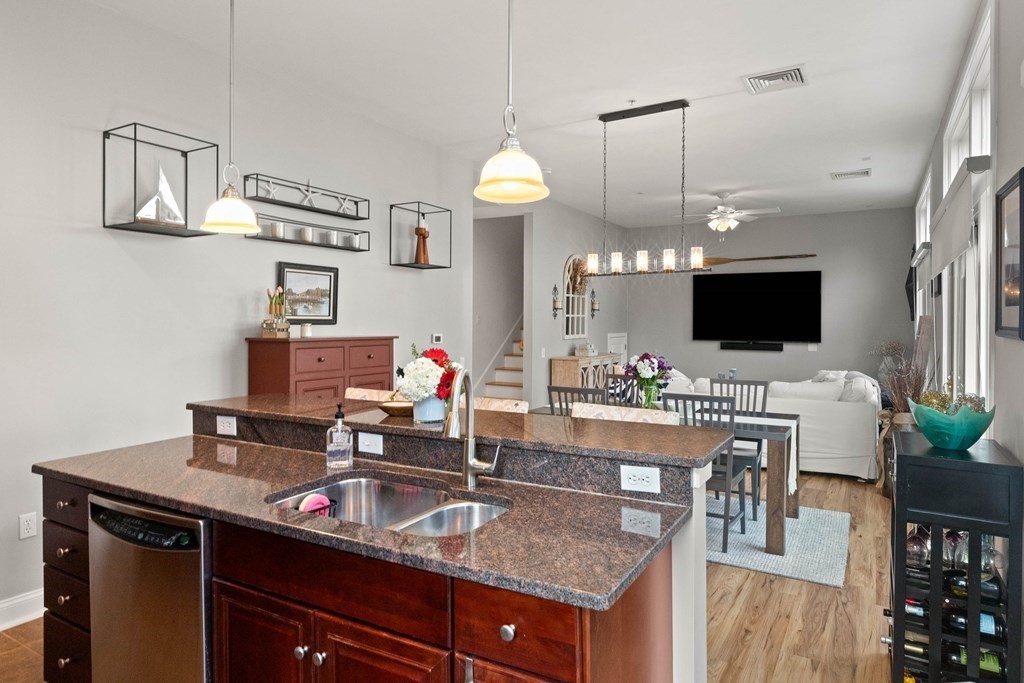 45 Rantoul Street, Unit 313 Beverly, MA 01915 - Photo 3 of 42 Gallery Image 3