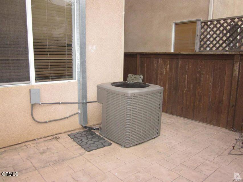 1731 Sonata Drive Oxnard, CA 93030 - Photo 3 of 13 a kitchen with a stove