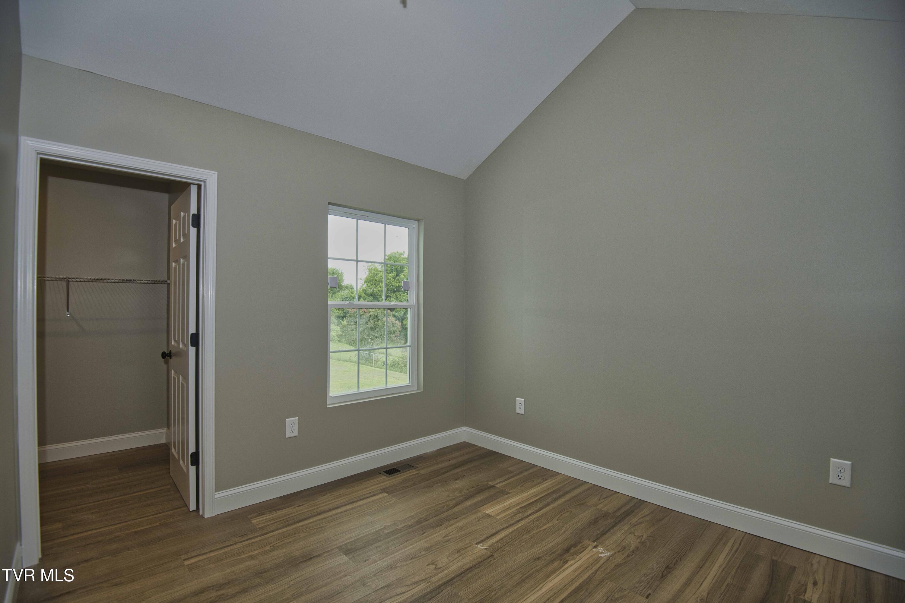 1720 Pendleton Street Kingsport, TN 37660 - Photo 13 of 20 Pendleton_11