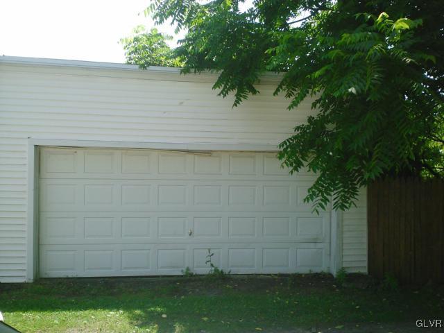 911 Ridge Street Easton, PA 18042 - Photo 10 of 11 Gallery Image 10