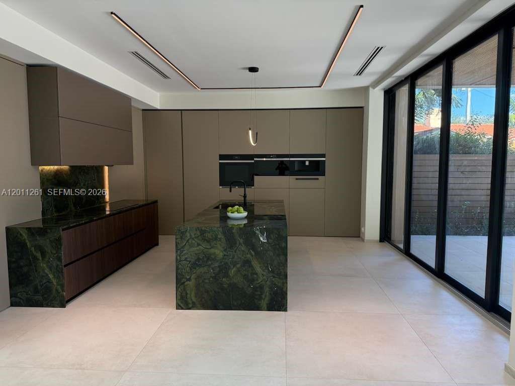 135 Southwest 29th Road Miami, FL 33129 - Photo 10 of 47