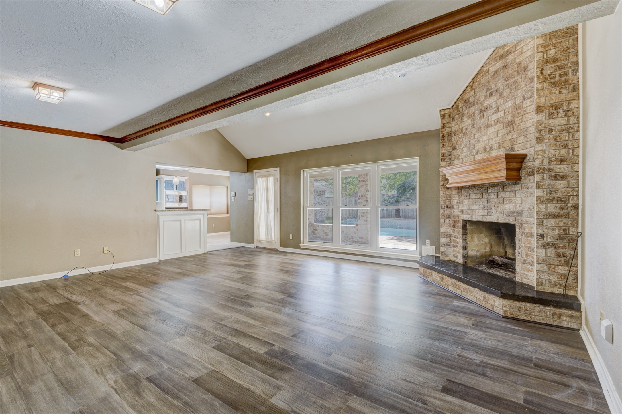 6502 Inverness Way Pasadena, TX 77505 - Photo 9 of 31 Gallery Image 9