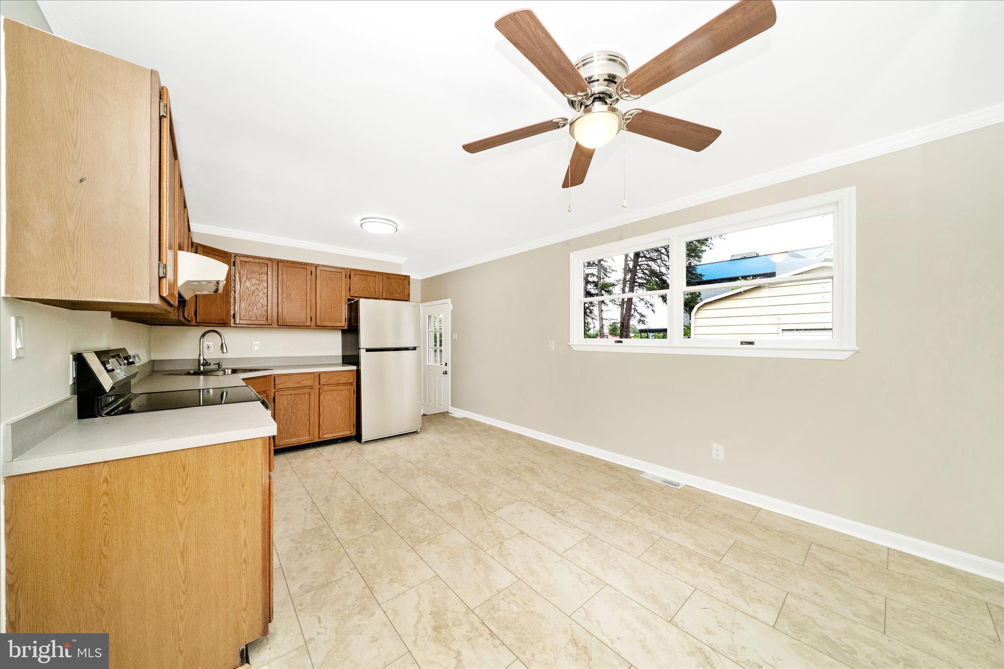 111 Range Road Glen Burnie, MD 21061 - Photo 12 of 58 Kitchen