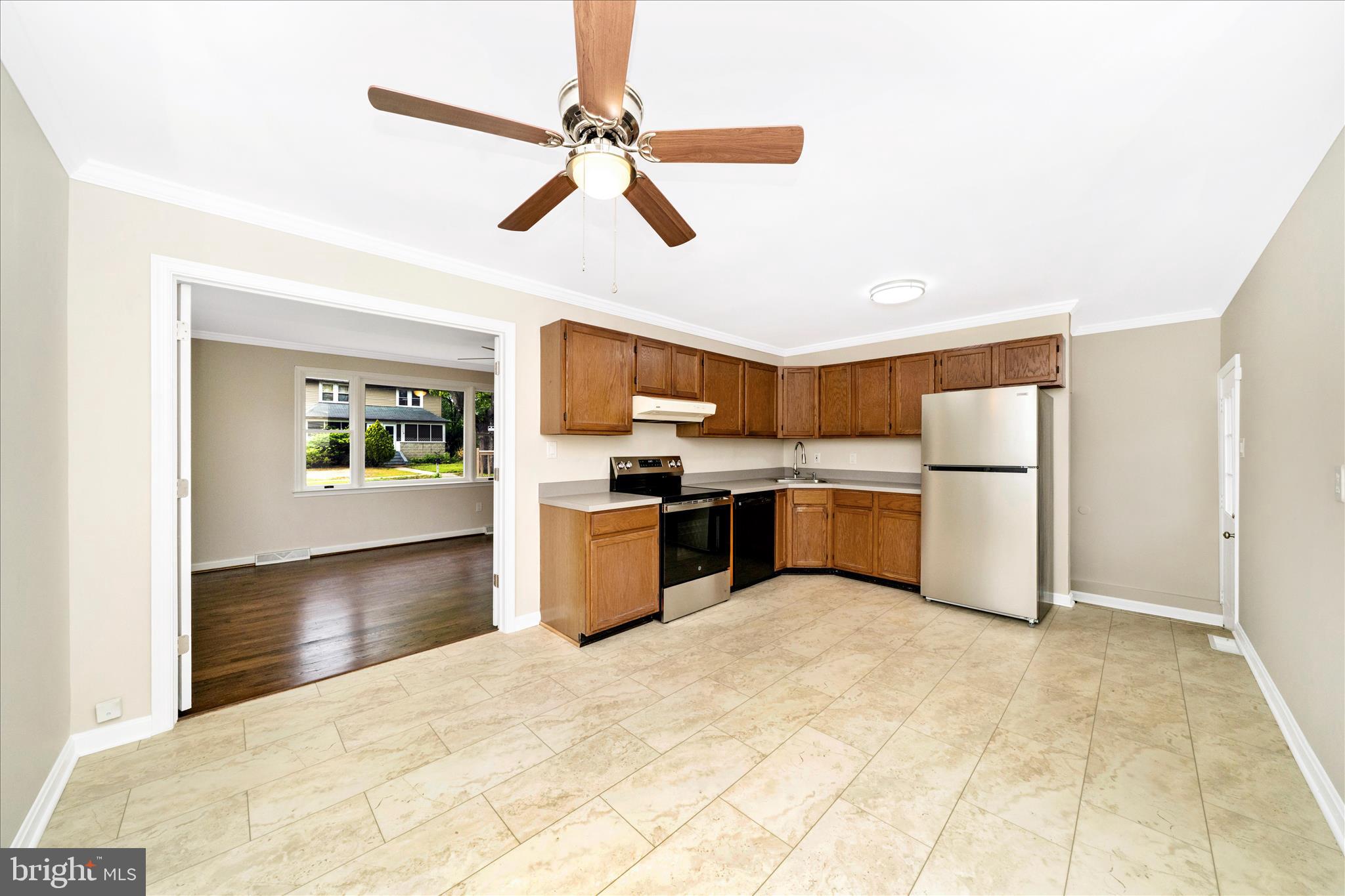 111 Range Road Glen Burnie, MD 21061 - Photo 13 of 58 Kitchen