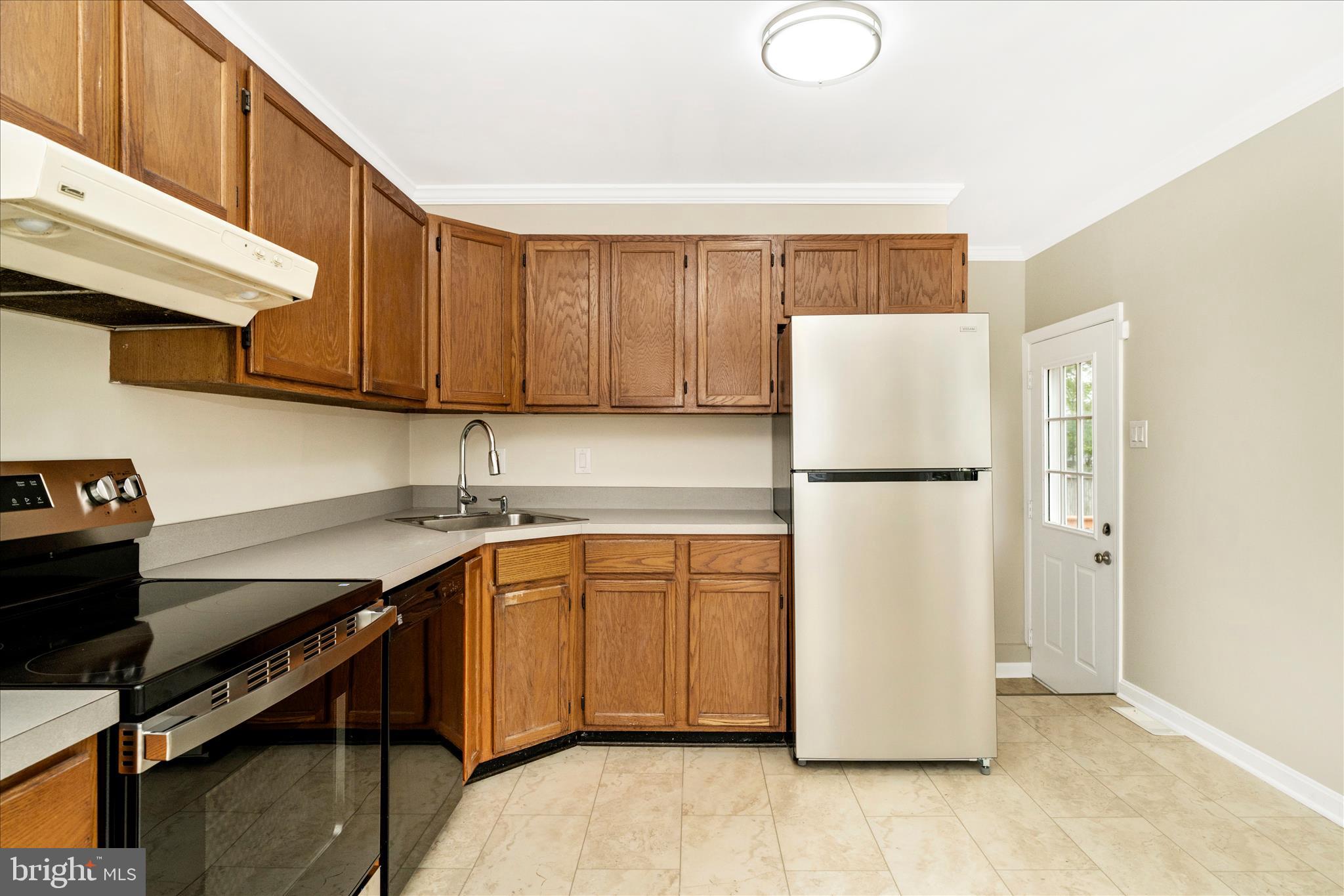 111 Range Road Glen Burnie, MD 21061 - Photo 15 of 58 Kitchen