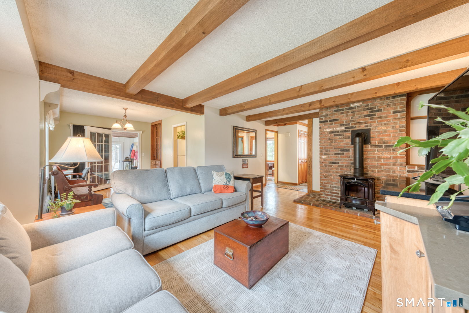 454 Providence Turnpike Hampton, CT 06247 - Photo 16 of 40 a living room with furniture and a large window