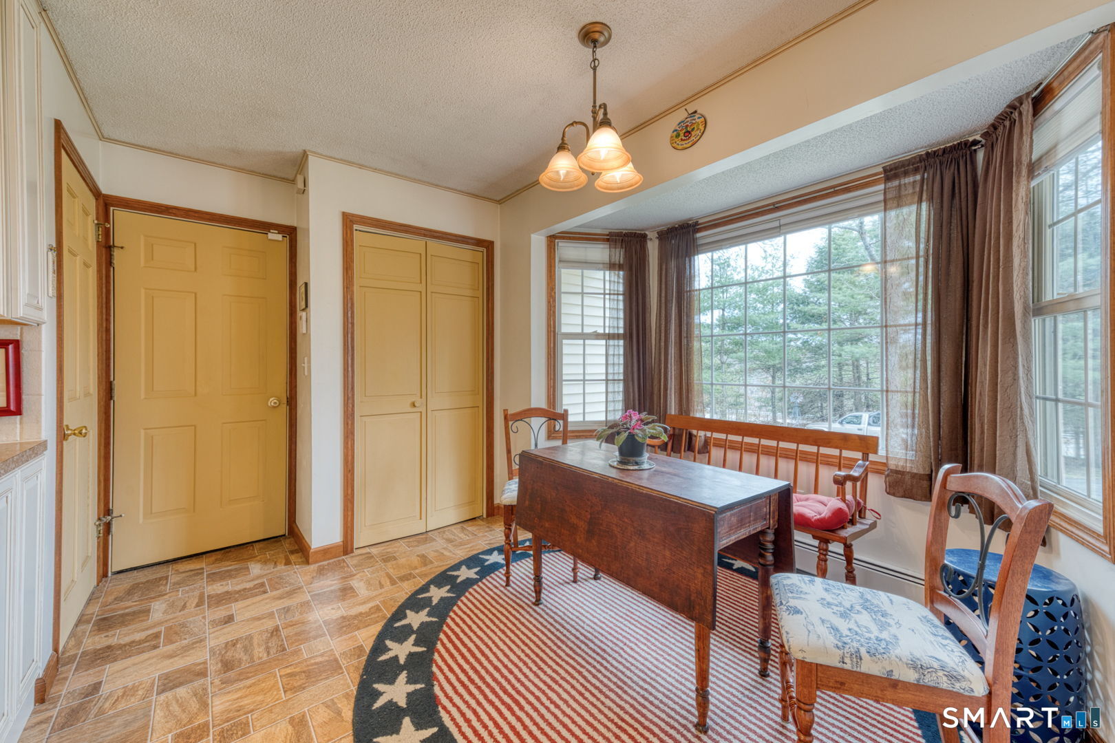 454 Providence Turnpike Hampton, CT 06247 - Photo 20 of 40 a living room with furniture and a window