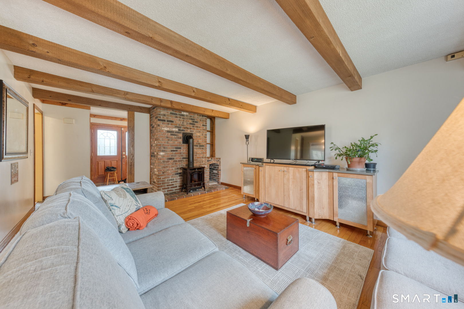454 Providence Turnpike Hampton, CT 06247 - Photo 27 of 40 a living room with furniture and a flat screen tv
