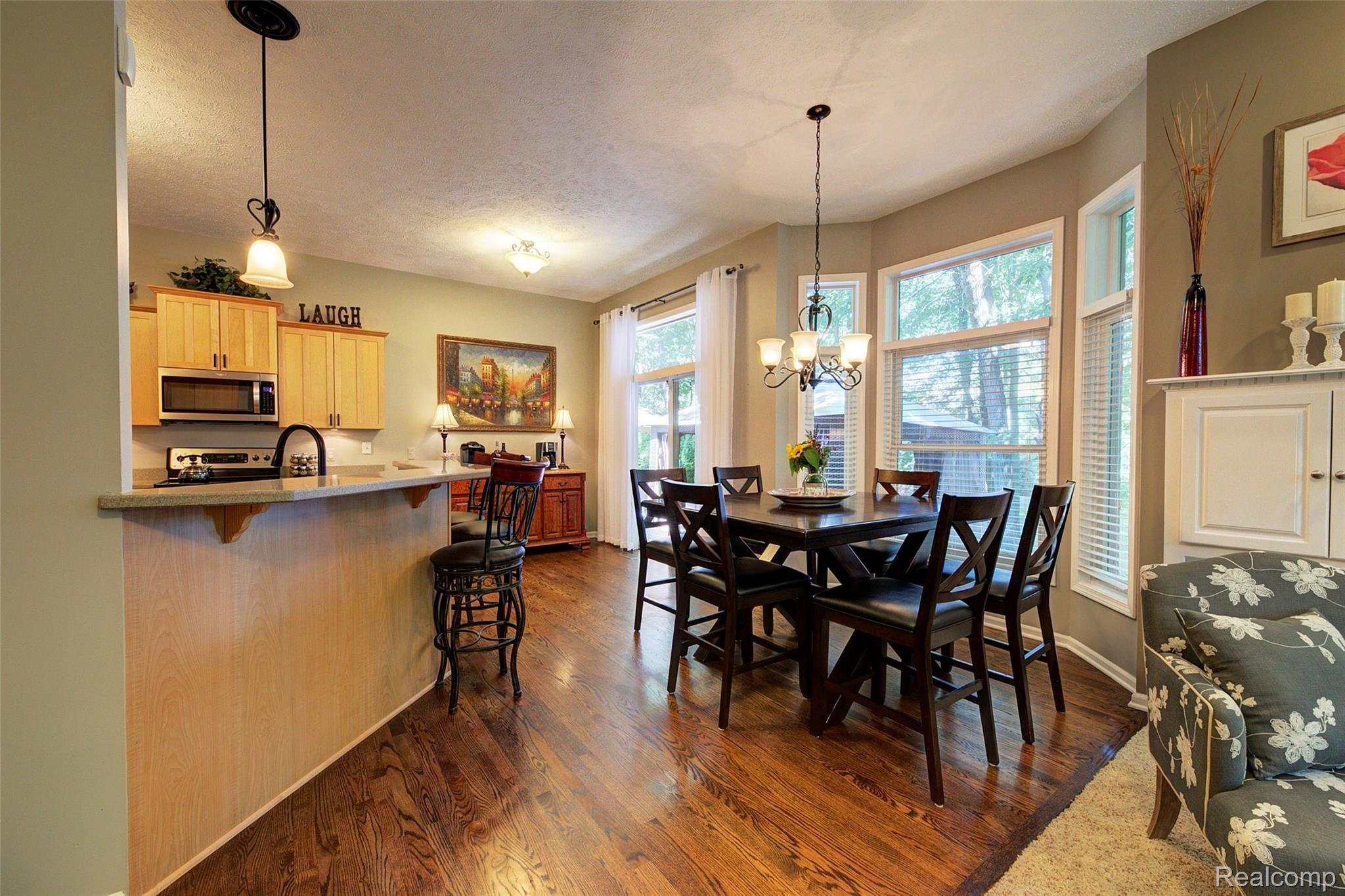 3100 Ridley Way Howell, MI 48843 - Photo 12 of 55 Dining.jpg