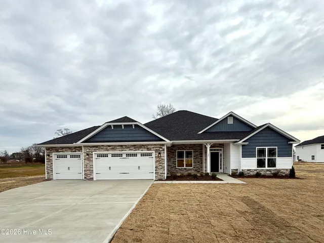 $397,500 | 106 Manchester Court, La Grange, NC 28551