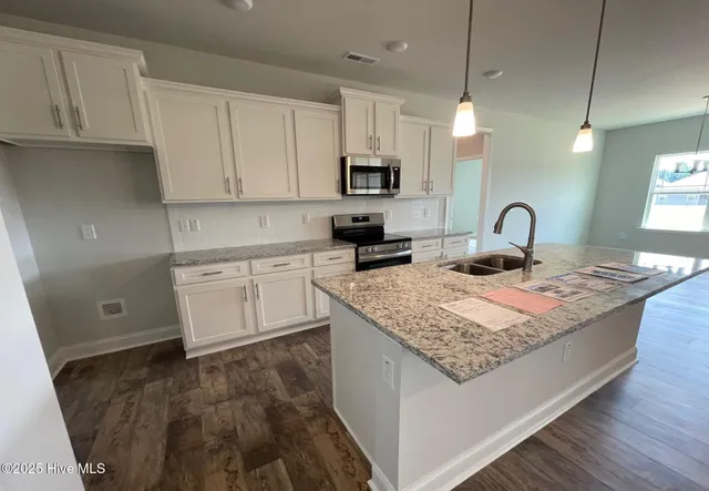 $397,500 | 106 Manchester Court, La Grange, NC 28551