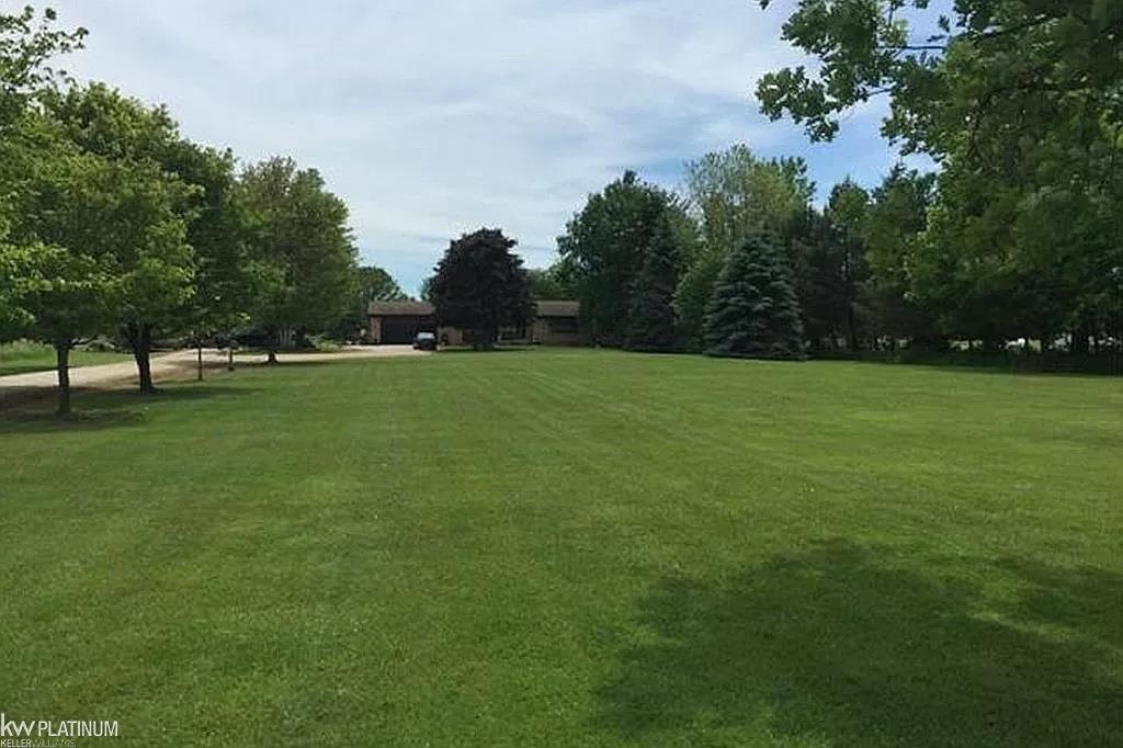 9757 Rynn Road Avoca, MI 48006 - Photo 11 of 66