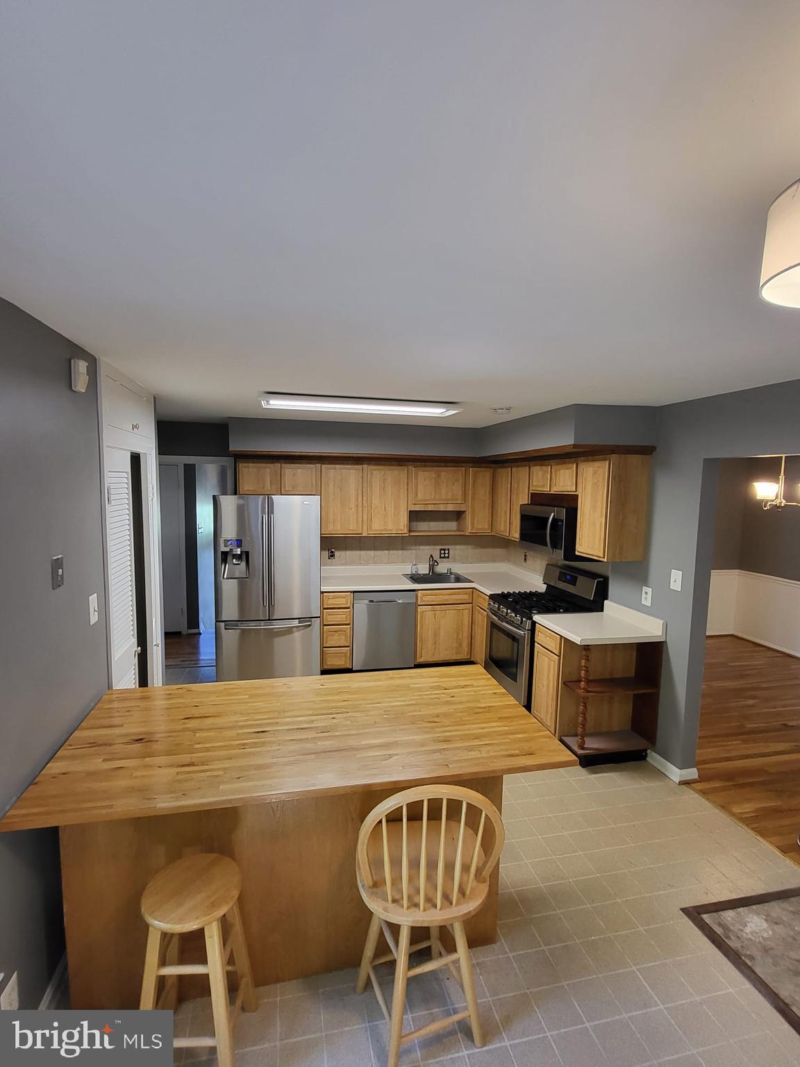 12217 Harbor Drive Woodbridge, VA 22192 - Photo 16 of 53 Kitchen