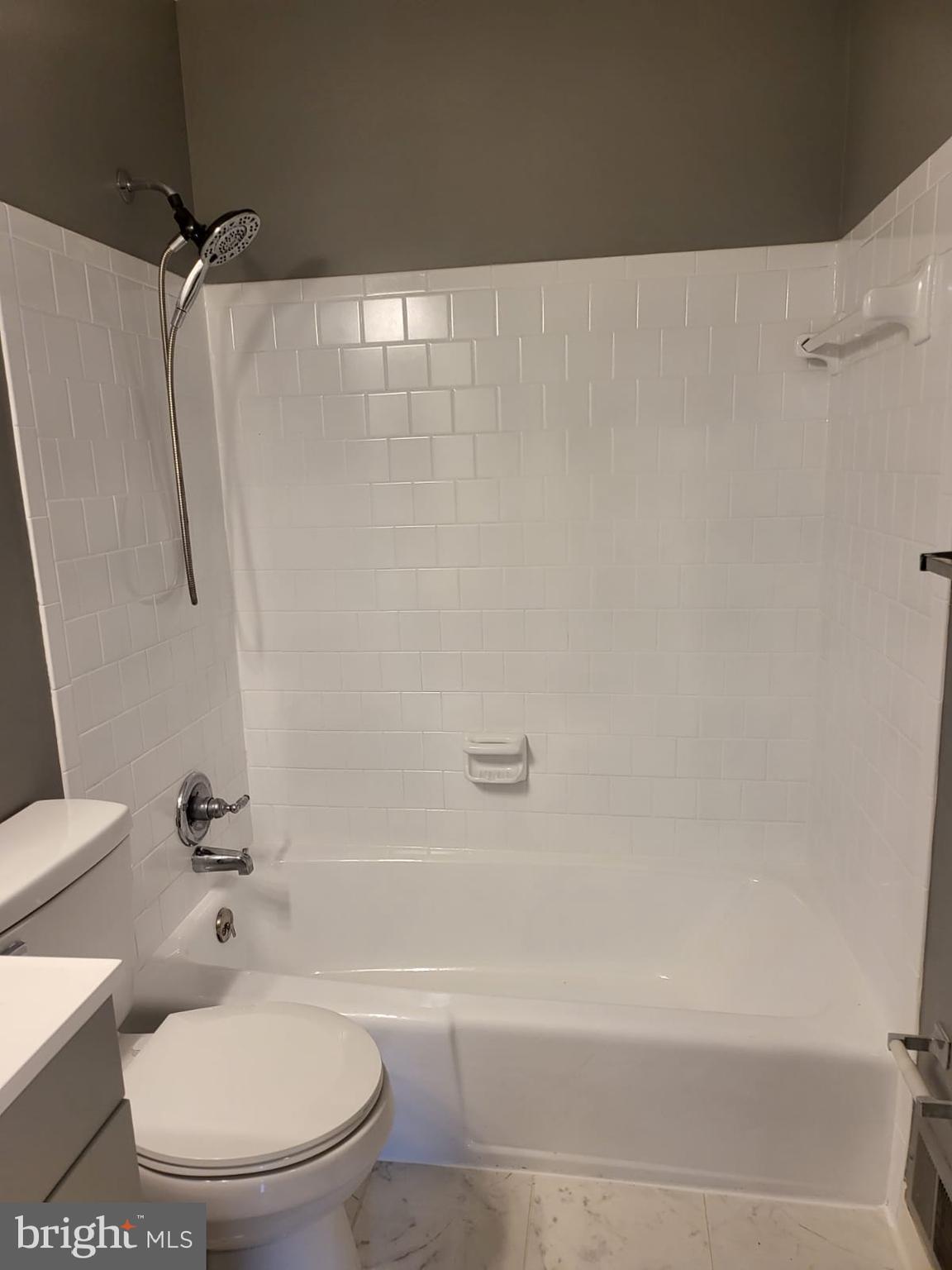 12217 Harbor Drive Woodbridge, VA 22192 - Photo 21 of 53 Bathroom #2