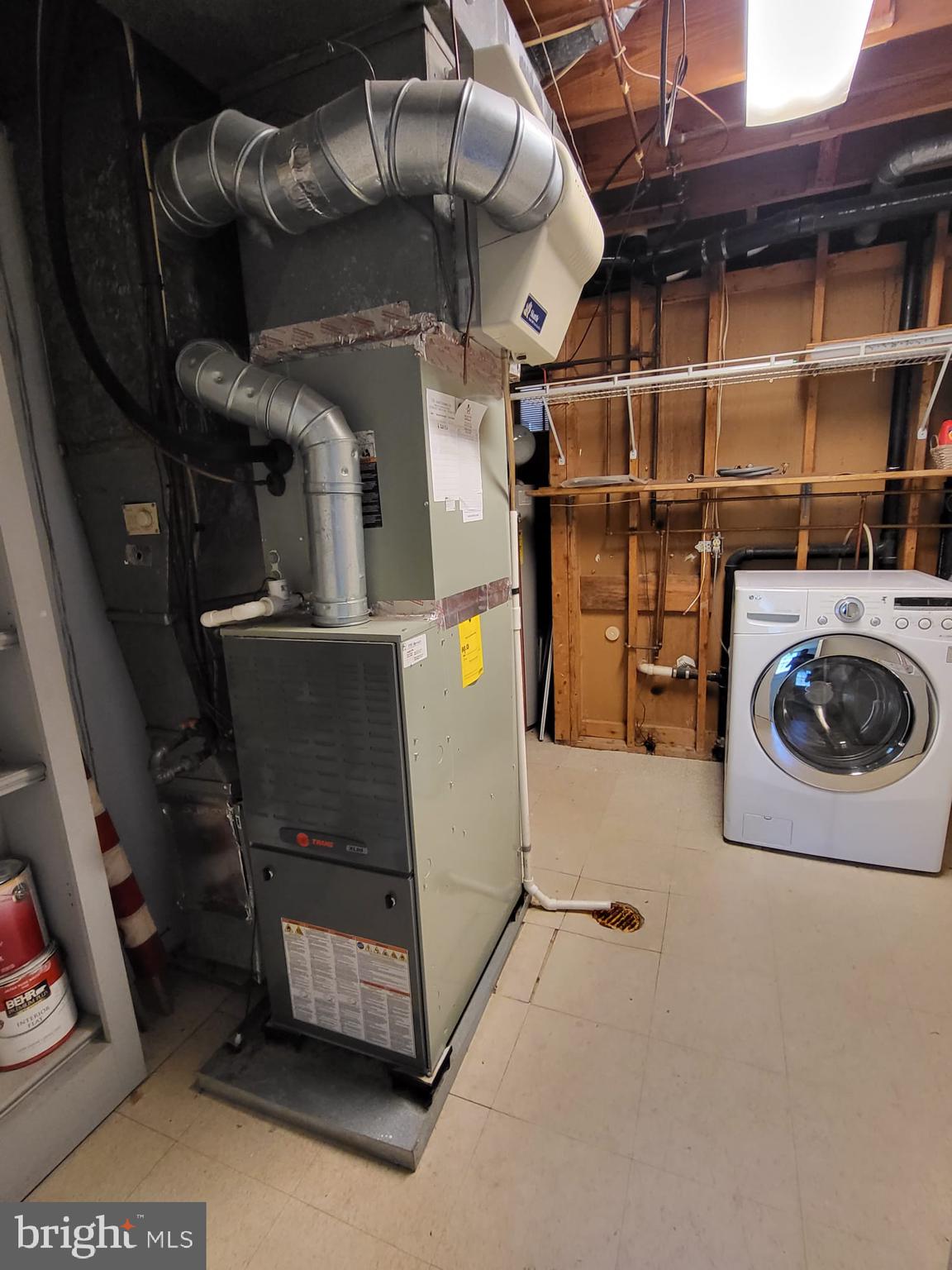 12217 Harbor Drive Woodbridge, VA 22192 - Photo 39 of 53 Laundry/utility room