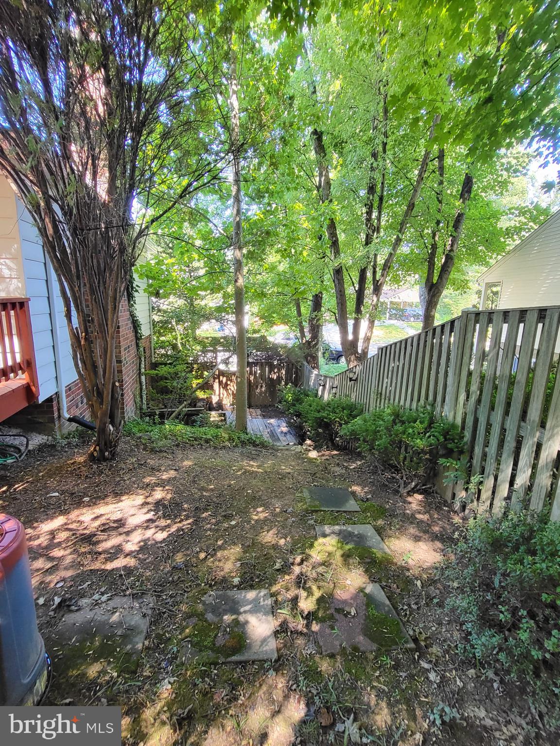 12217 Harbor Drive Woodbridge, VA 22192 - Photo 46 of 53 Side yard