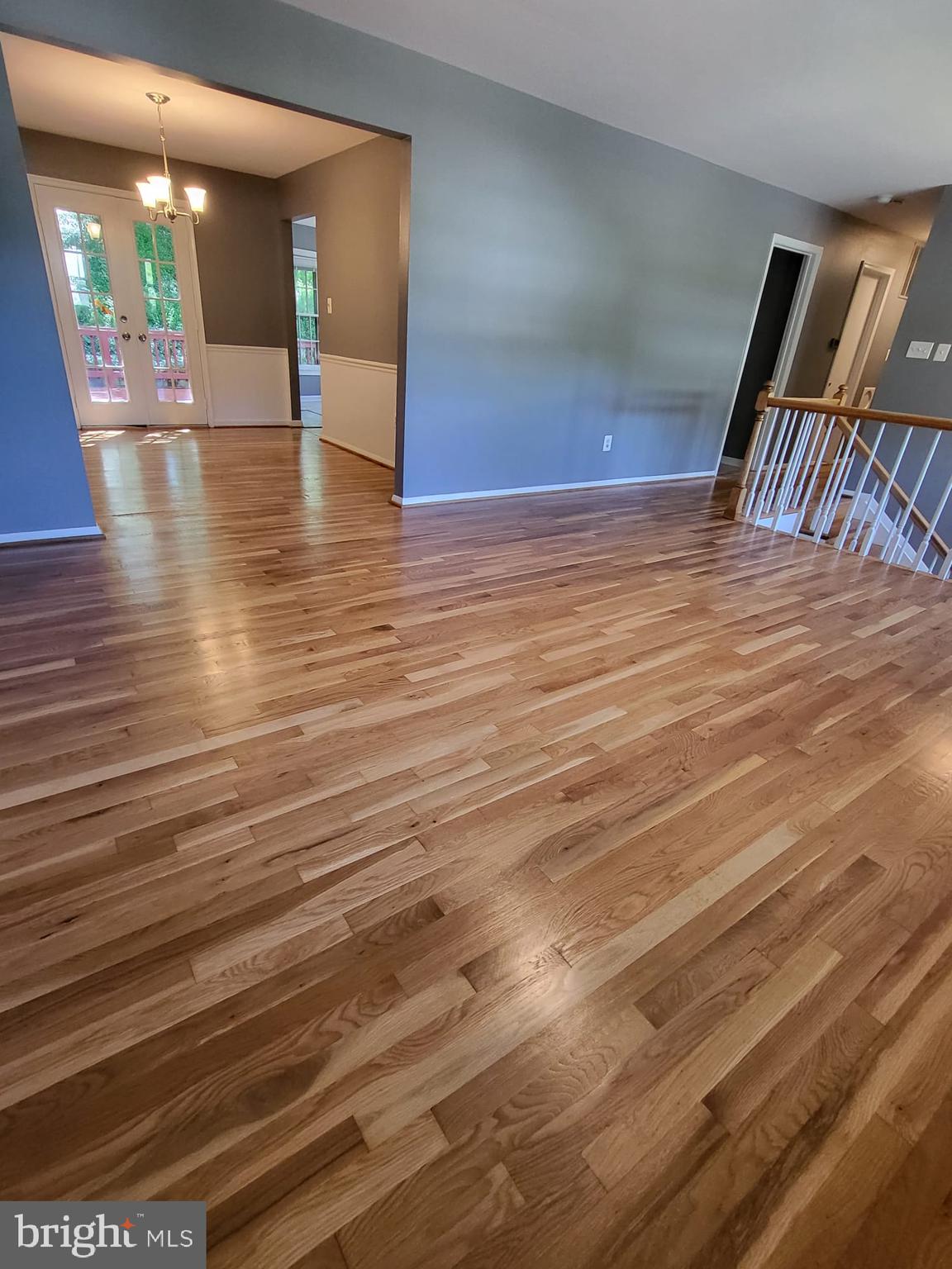 12217 Harbor Drive Woodbridge, VA 22192 - Photo 6 of 53 Living/dining room