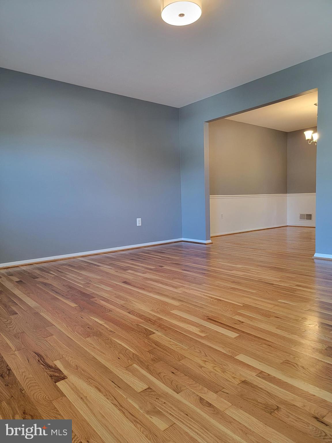 12217 Harbor Drive Woodbridge, VA 22192 - Photo 7 of 53 Living/dining room