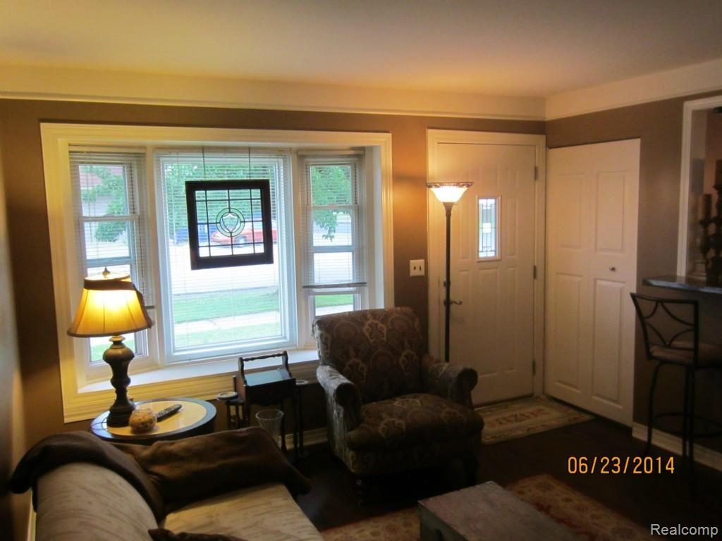 29062 Springstead Street Rockwood, MI 48173 - Photo 20 of 26 Living room