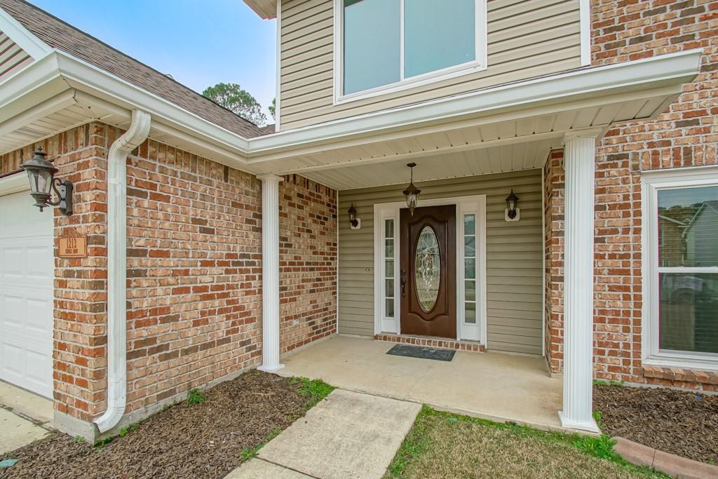 1213 Kings Row Slidell, LA 70461 - Photo 5 of 40 Gallery Image 5