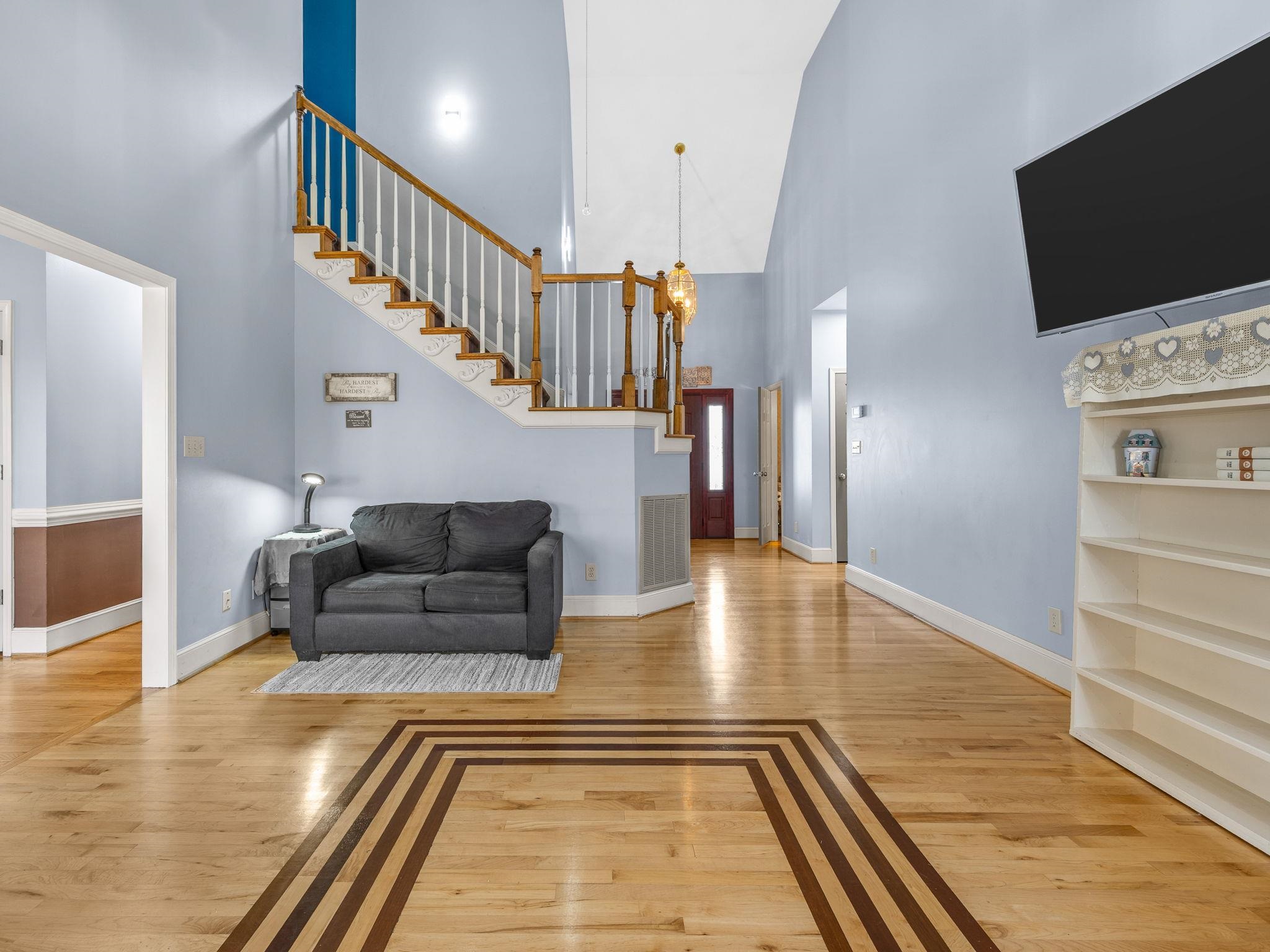 224 Saddlebrook Drive Moore, SC 29369 - Photo 6 of 47 Living Room