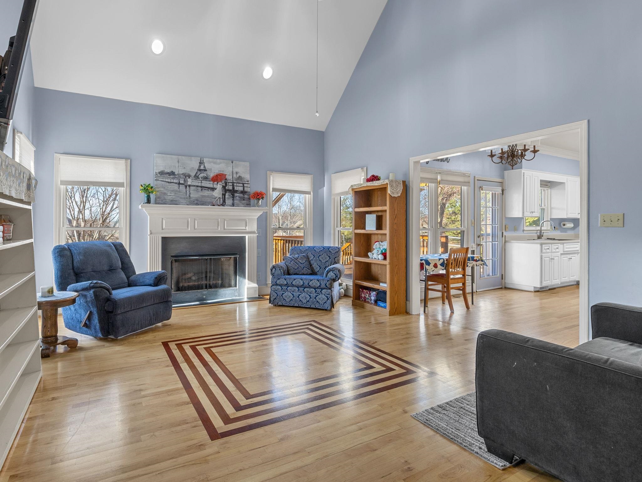 224 Saddlebrook Drive Moore, SC 29369 - Photo 8 of 47 Living Room