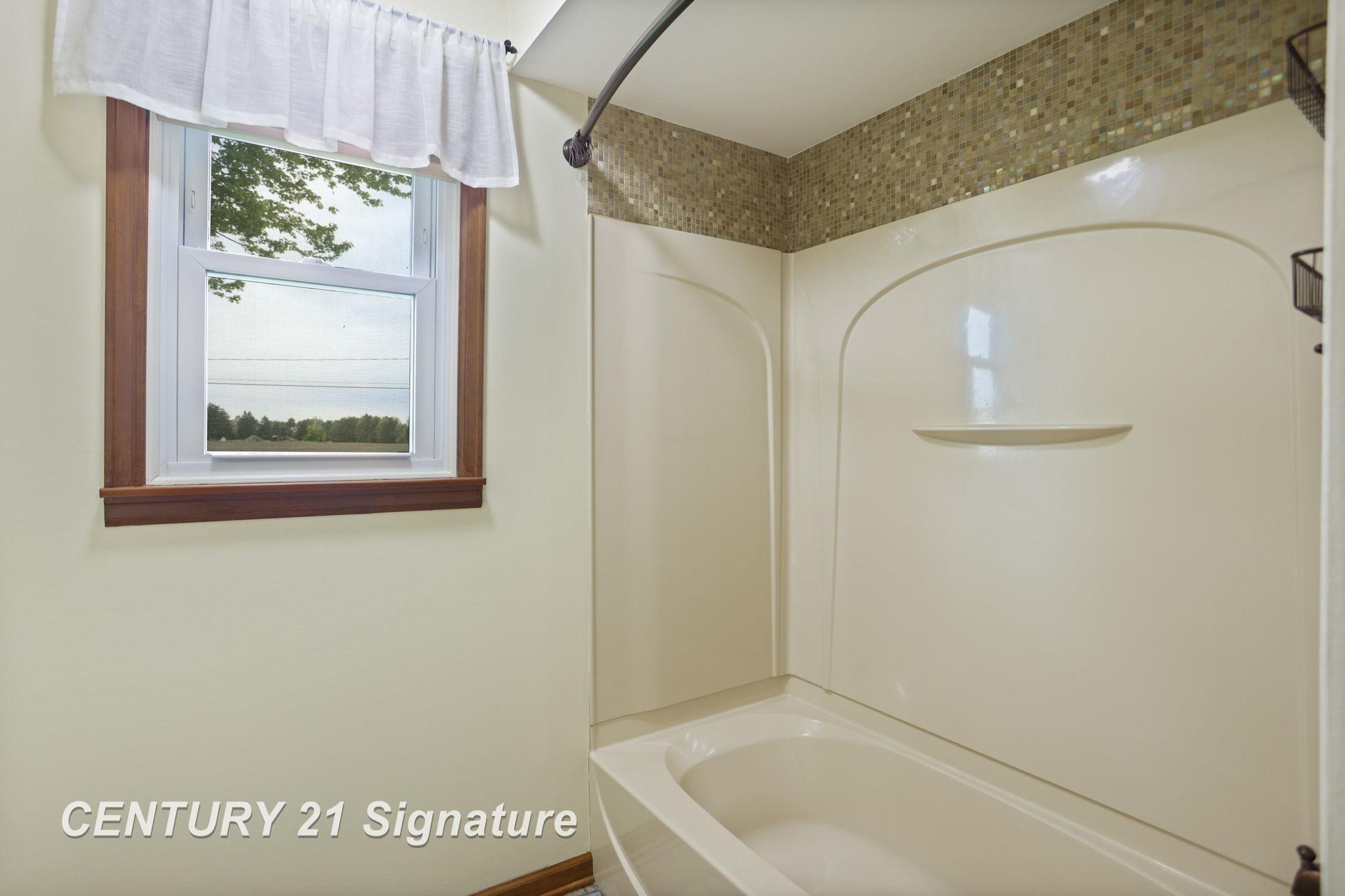 2177 Jarabec Road Saginaw, MI 48609 - Photo 25 of 57 50141508-adfdf63b-6dc7-419d-9968-8ca70399e05f.JPG