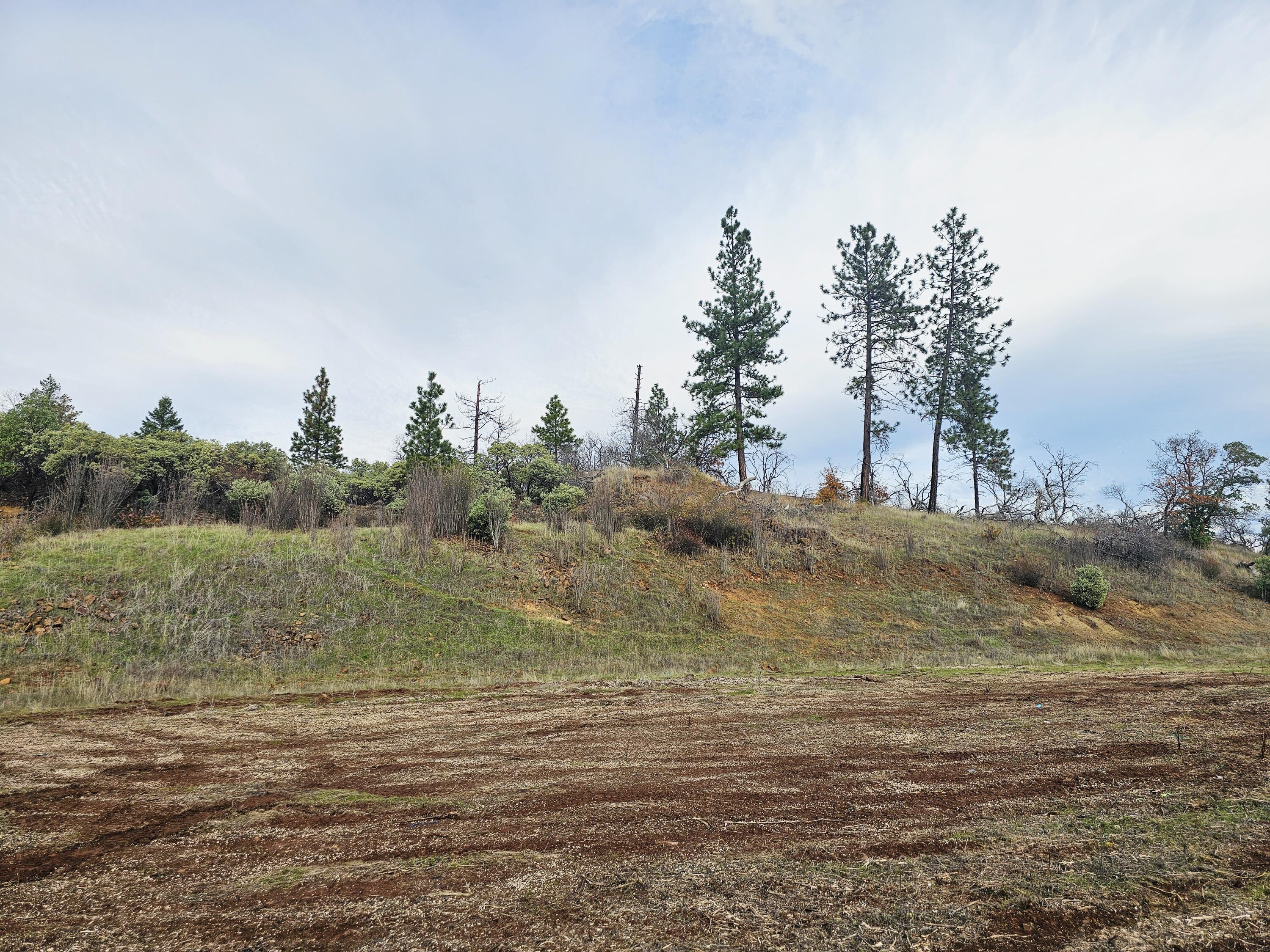 2162 Butte Falls Highway Eagle Point, OR 97524 - Photo 31 of 63 31 Second Pad