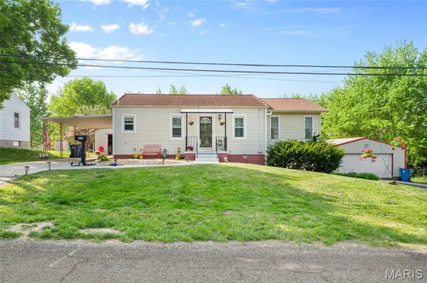 $180,000 | 826 Kneedler Street, Collinsville, IL 62234