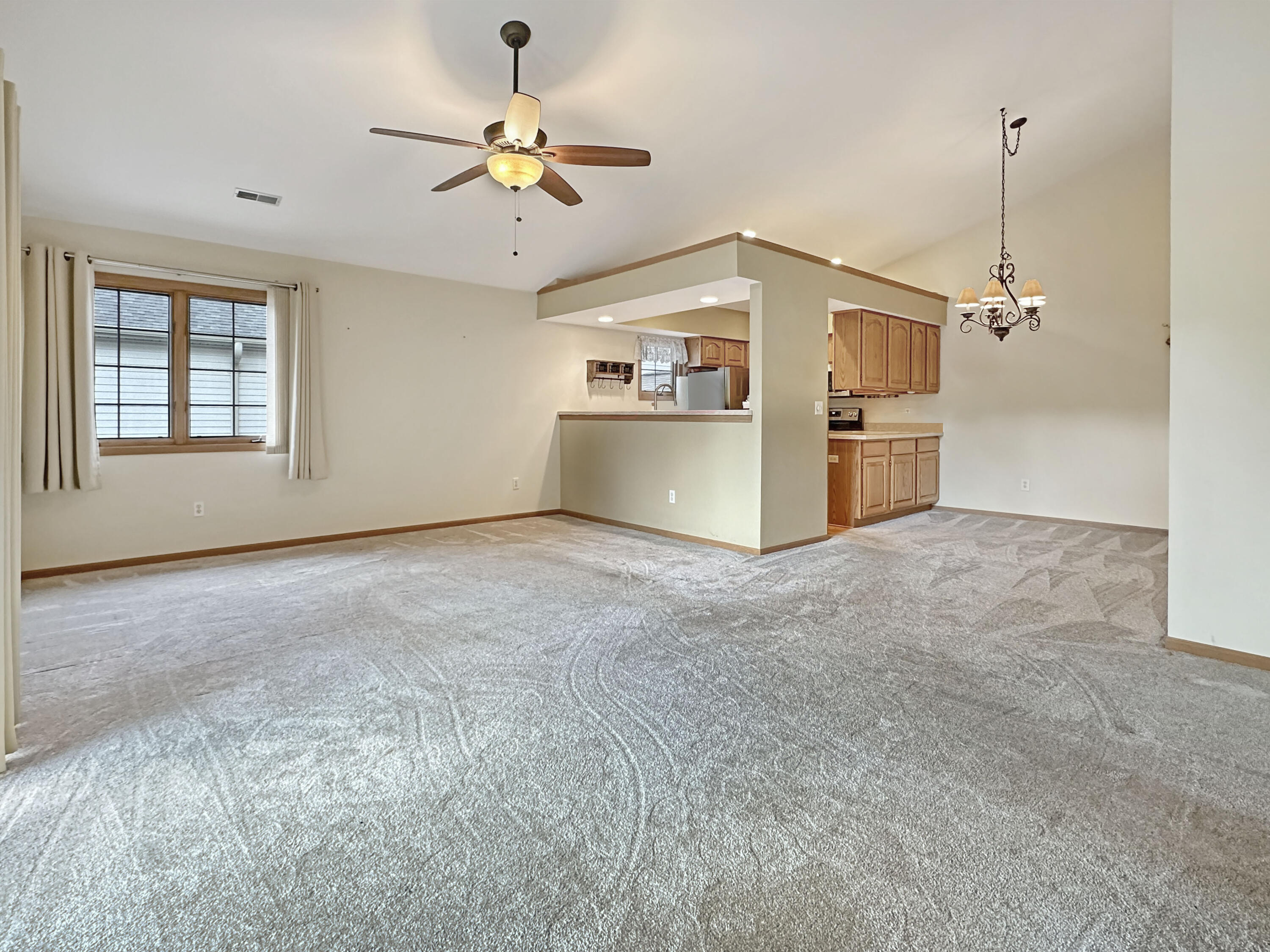 2264 Circle Ridge Road, Unit D Delafield, WI 53018 - Photo 2 of 16 Great room