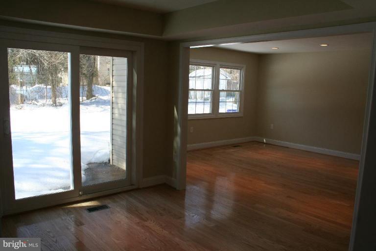 14004 Beechvue Lane Silver Spring, MD 20906 - Photo 4 of 15 Kitchen/Living Room