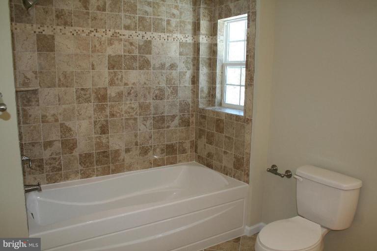 14004 Beechvue Lane Silver Spring, MD 20906 - Photo 10 of 15 Master Bath