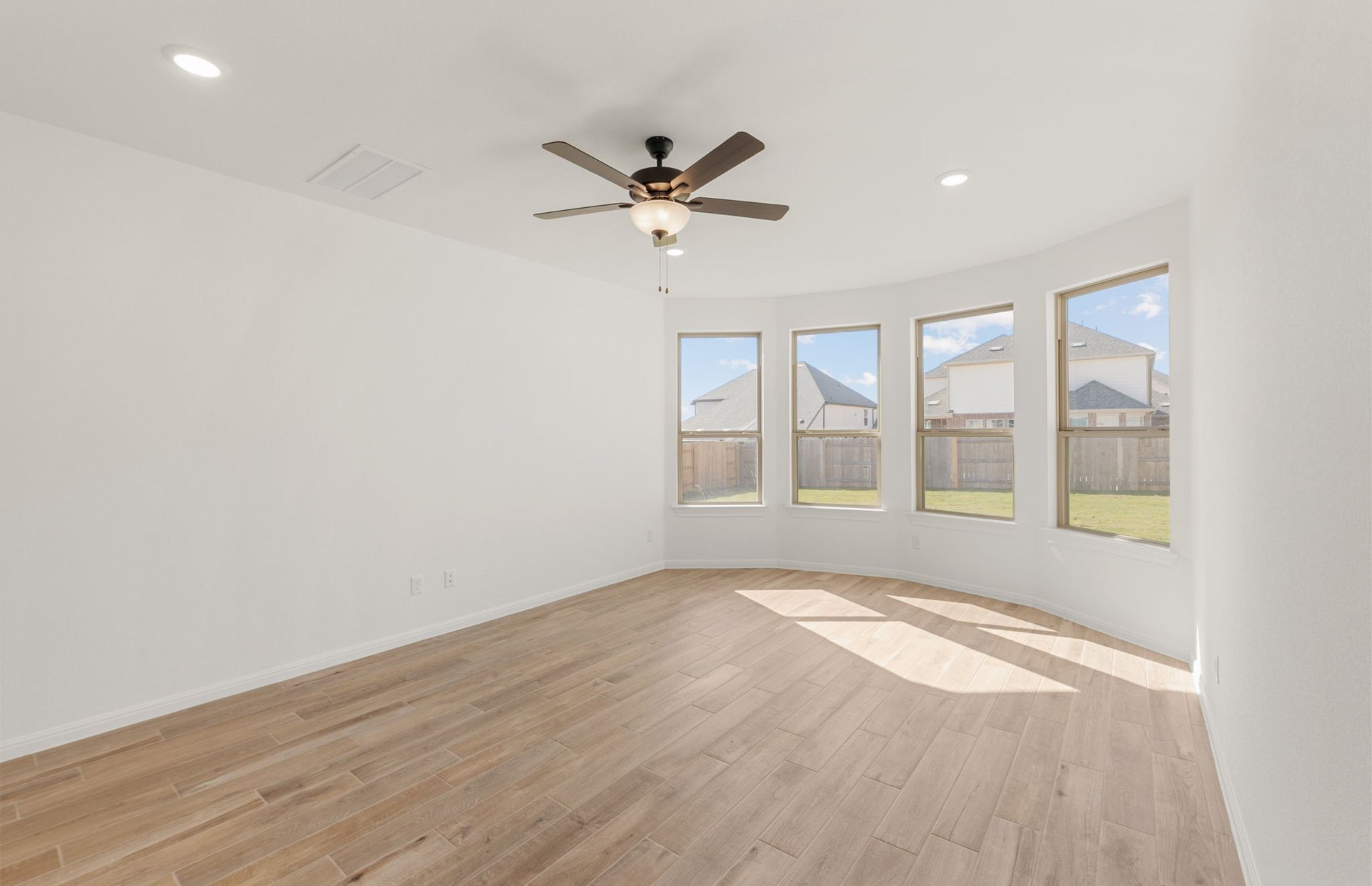 601 Rdg Pt Drive Georgetown, TX 78628 - Photo 9 of 24