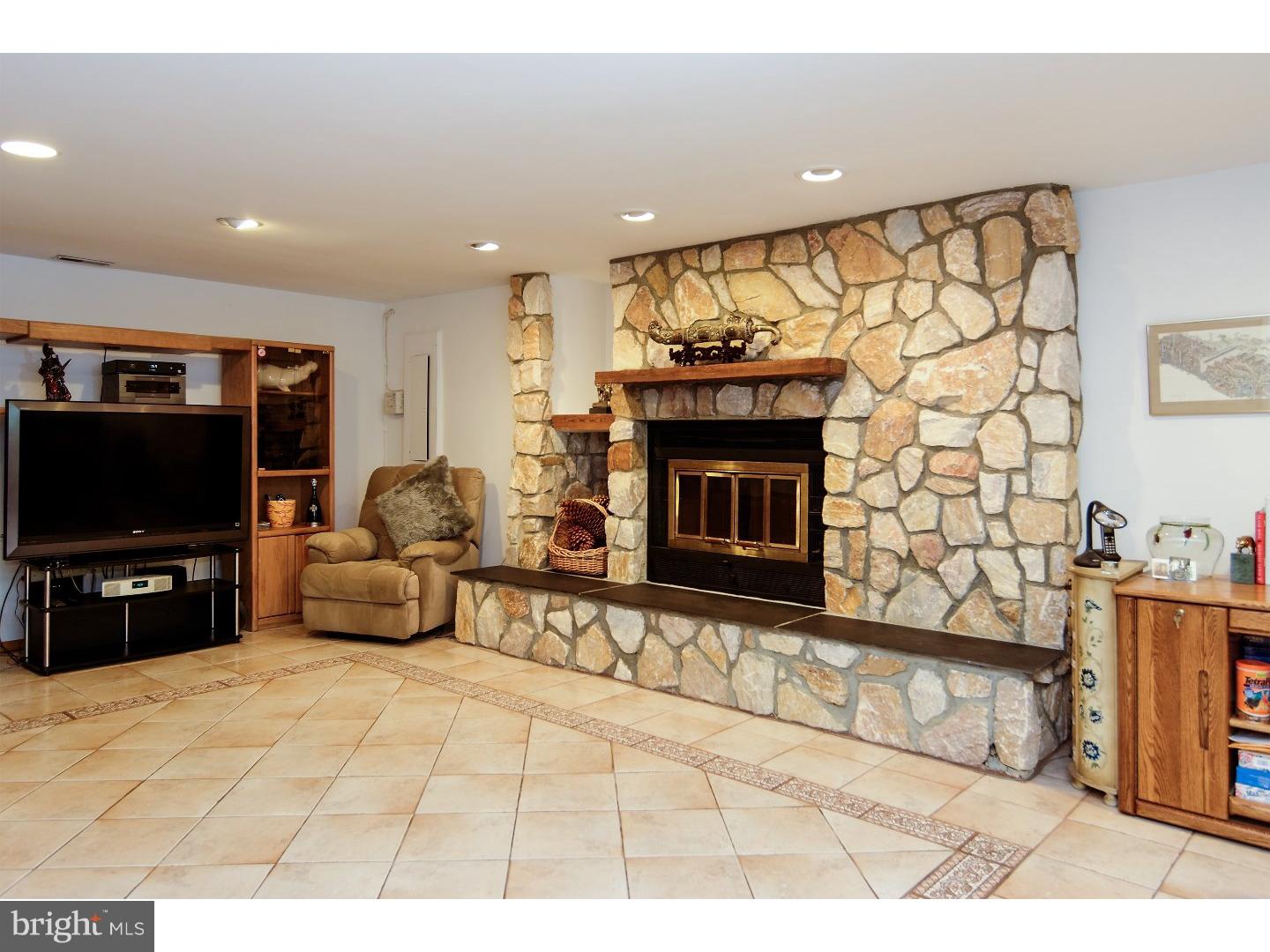 29 Bortons Road Medford, NJ 08055 - Photo 13 of 25 Family Room