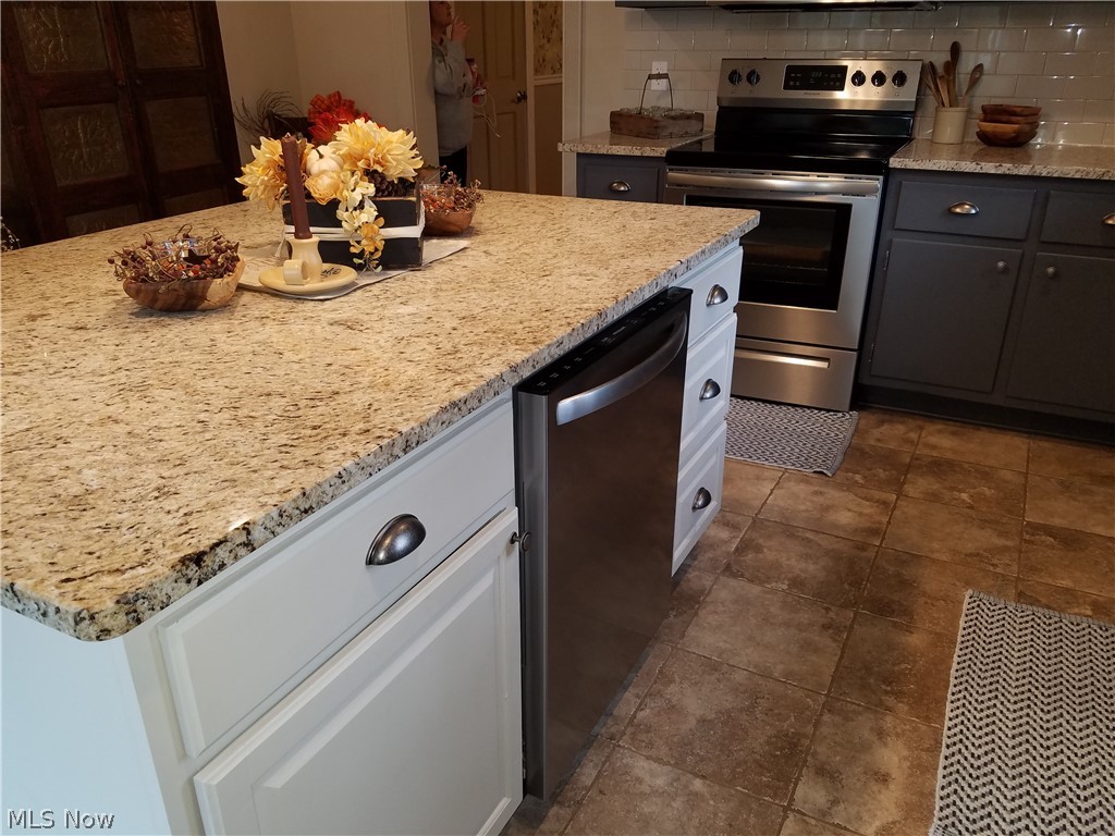 27169 Georgetown Road Beloit, OH 44609 - Photo 12 of 35